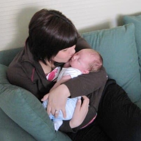 Meet your Posher, Aly - Picture 1 of 1